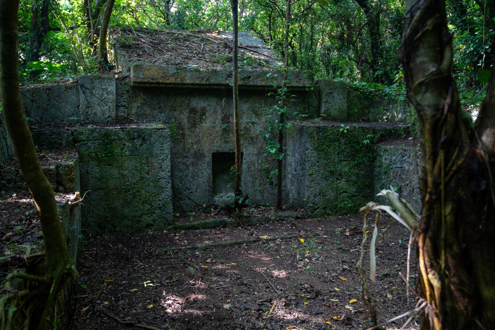 Tomb cleanup at 18MUNS in preparation for Shimi