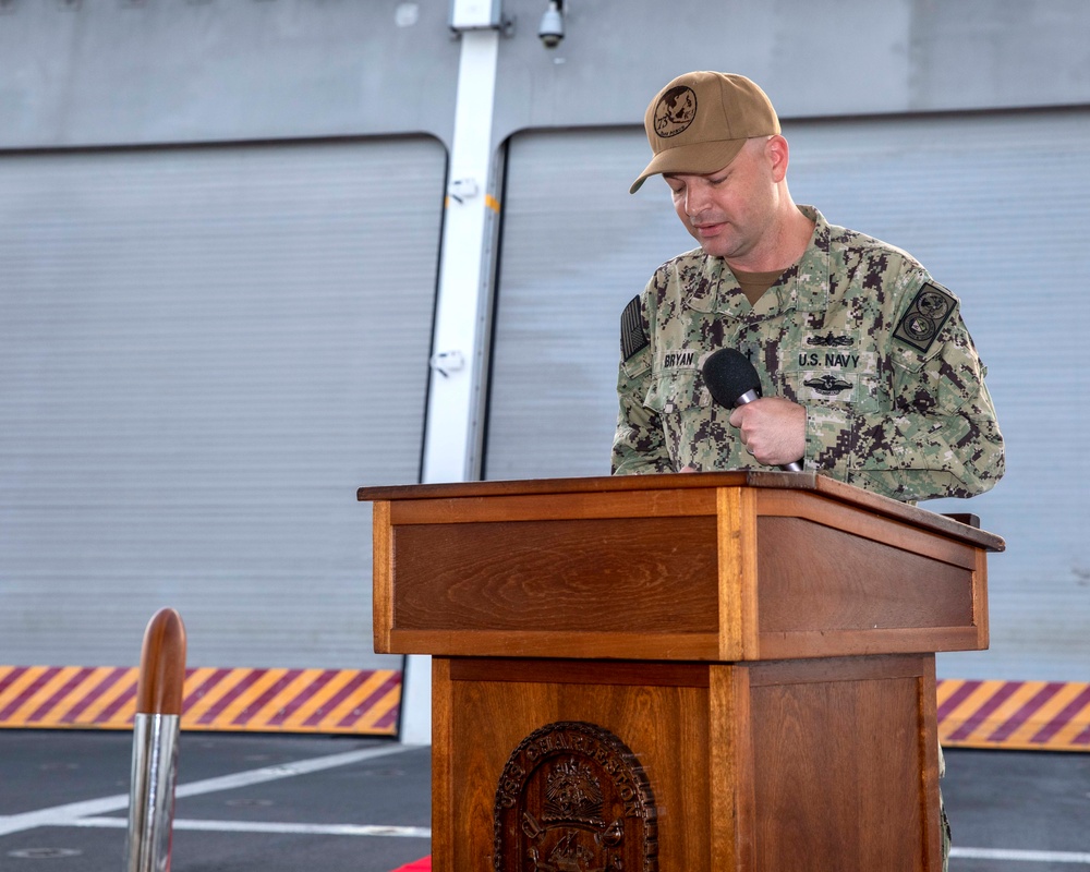USS Charleston hosts a change of command ceremony for gold crew’s commanding officer
