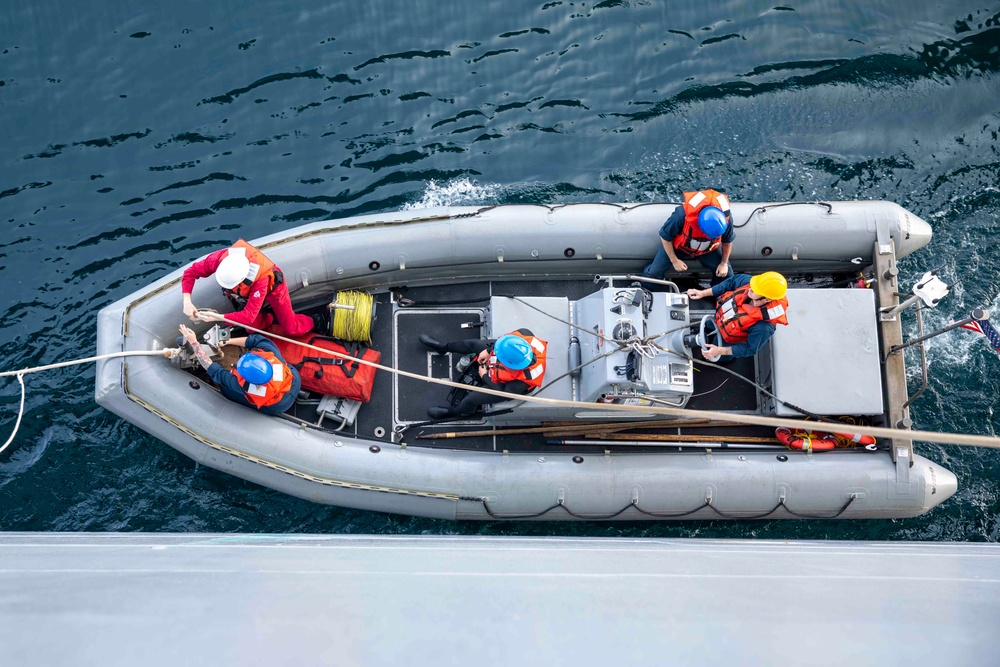 DVIDS - Images - Makin Island RHIB Ops [Image 2 of 3]