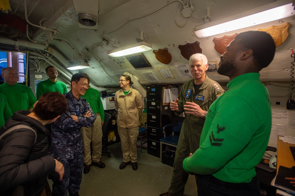 Distinguished Visitors Tour Nimitz