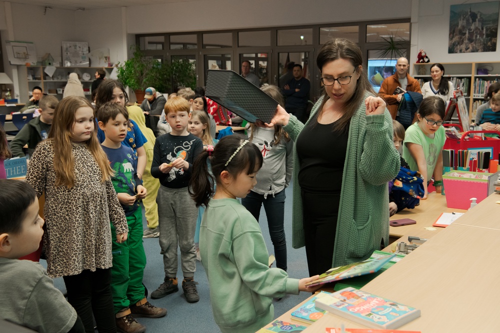 OCONUS elementary school reads across America