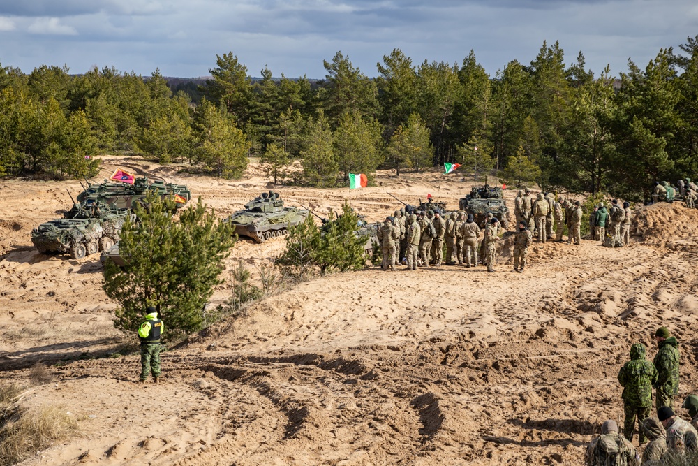 Crystal Arrow 2023 Distinguished Visitors Display Demonstration to Commemorate Nations Joining NATO