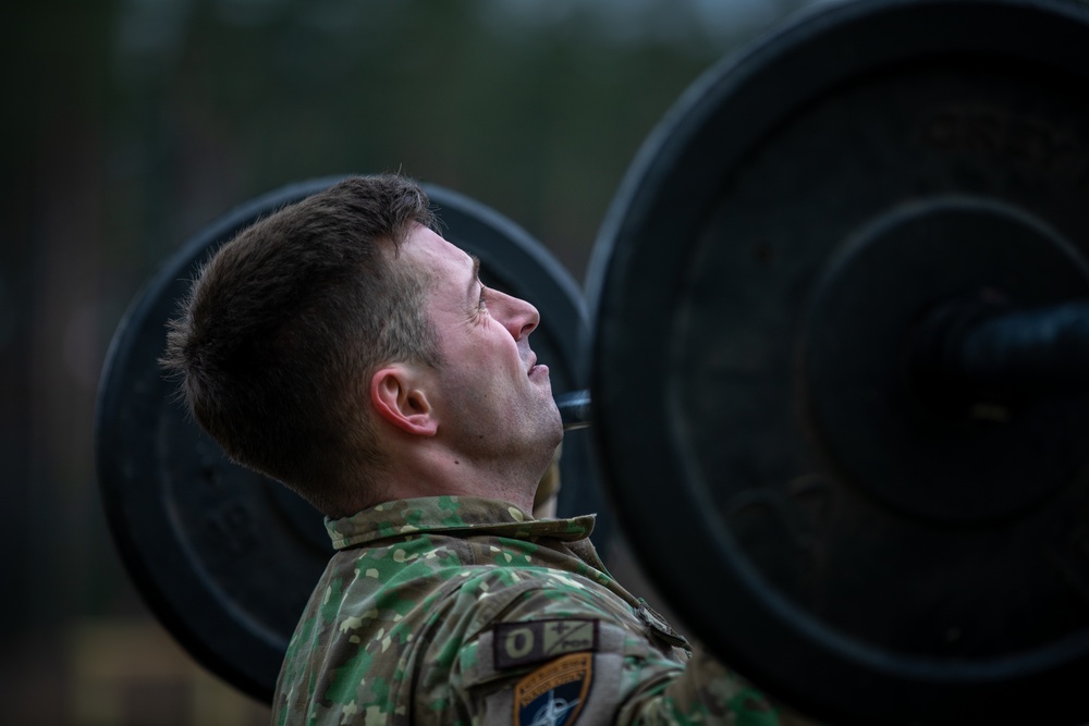 eFP Battle Group Poland Joins Forces in Multinational Fitness Competition