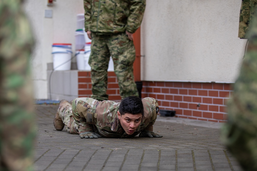 eFP Battle Group Poland Joins Forces in Multinational Fitness Competition