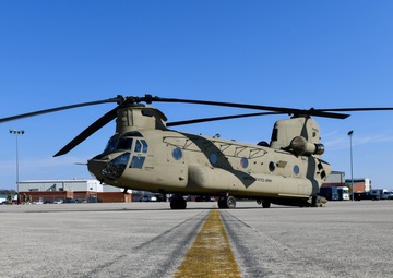 U.S. Army Chinook lands at Springfield Air National Guard Base