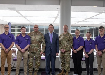 FORSCOM Commander Visits Big Red One