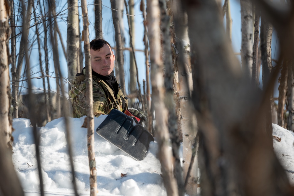 JPMRC-AK 23-02: 11th Airborne Division Soldiers fortify remote fighting positions