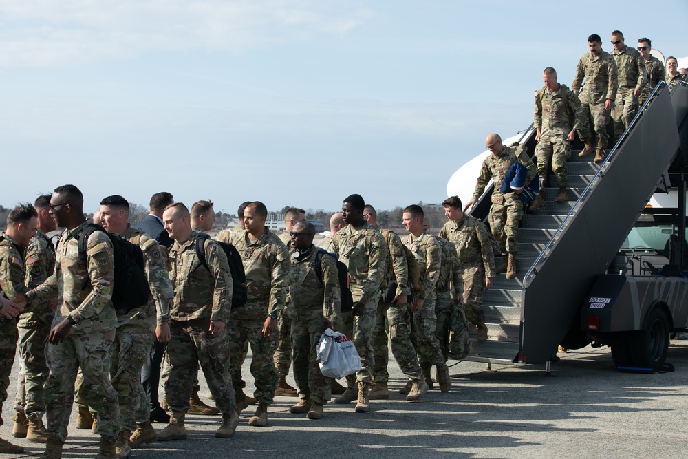 Soldiers from the 182nd Inf. Bn. return from Deplyoment