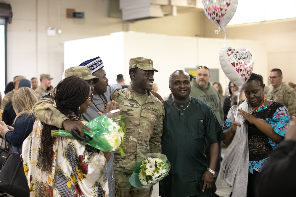Soldiers from the 182nd Inf. Bn. return from Deplyoment