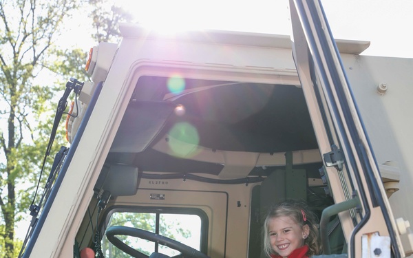 Teaching Kids How the Army Reserve Treats Boo-boos and Owies