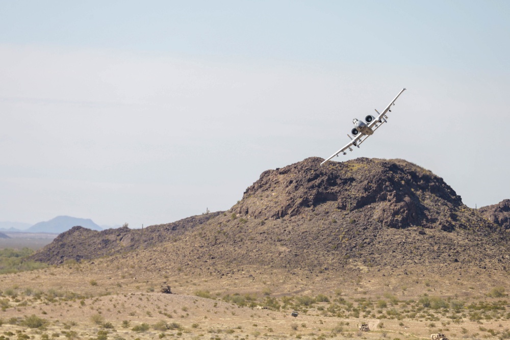 F-35 Pilots Conduct Show of Force During JTAC Assessment