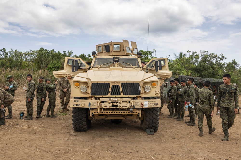 Philippine Army Cadets Tour Camp Agnew in Preparation For Balikatan 23