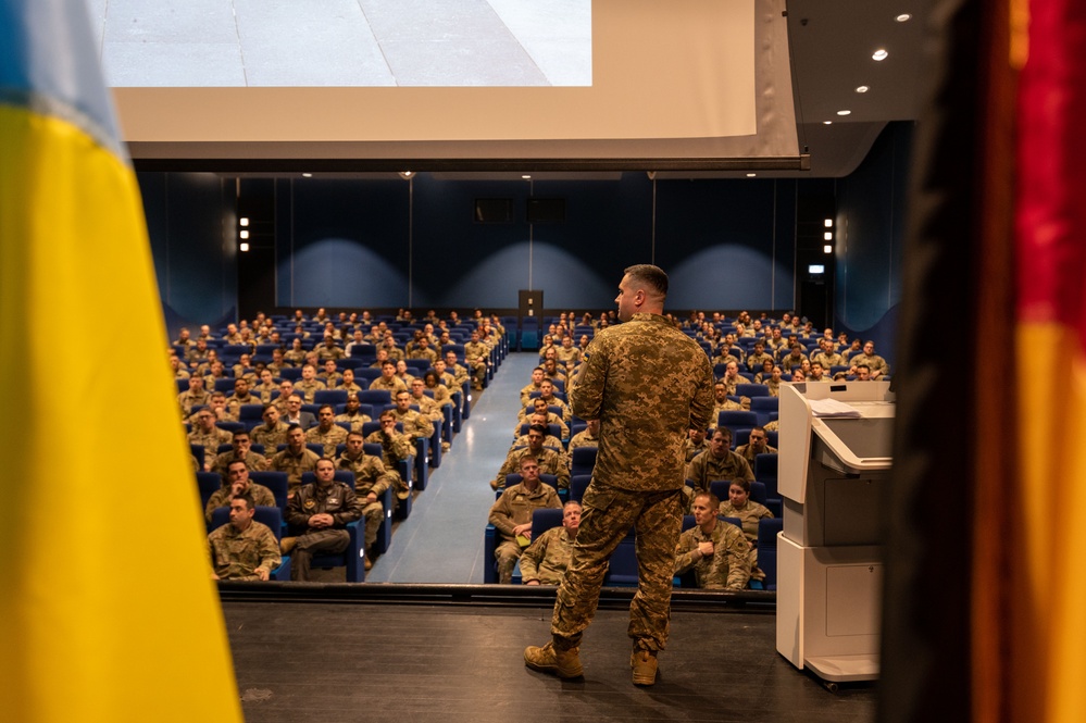 Ukrainian CMSAF hosts all-call for USAFE-AFAFRICA Forces