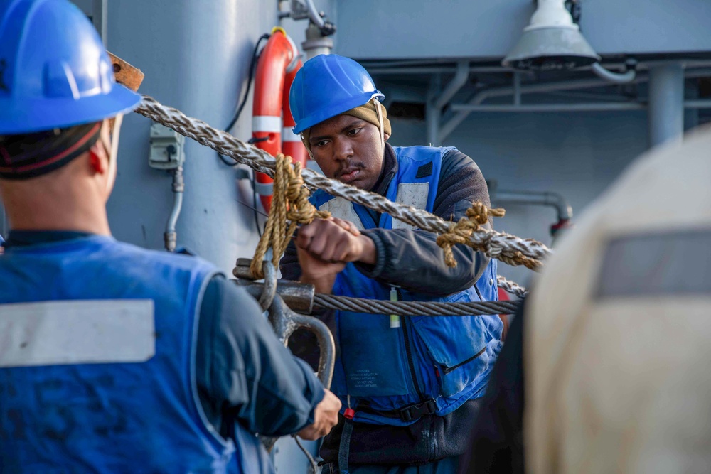 USS Leyte Gulf (CG 55) Daily Operations