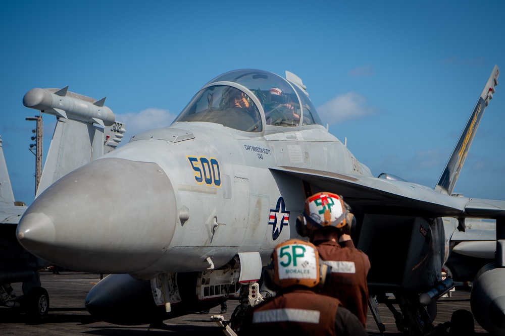 USS Carl Vinson (CVN) Sailors Conduct Flight Operations in the Pacific Ocean