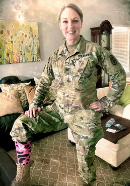 Army Colonel with breast cancer says it’s ok to take a knee