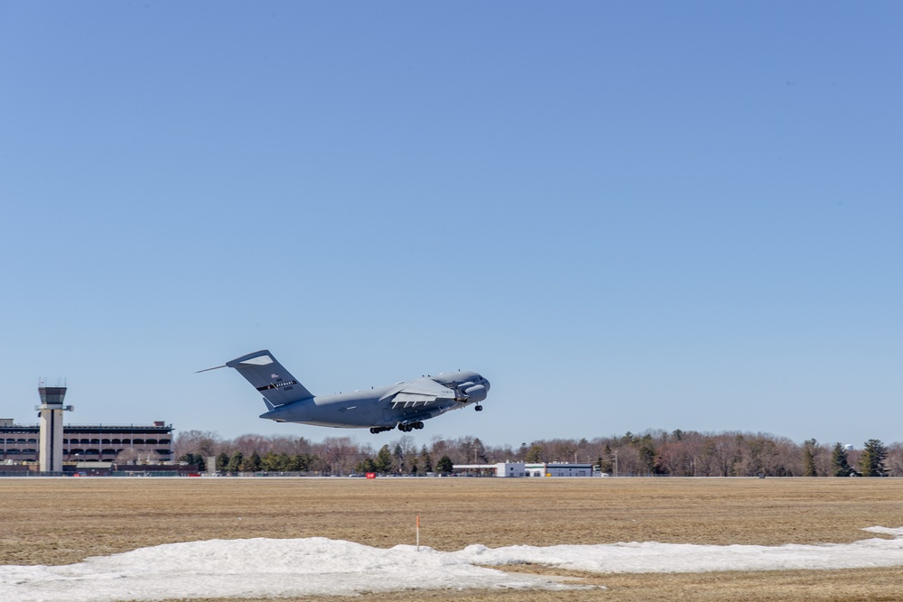 C-17 Globemaster III Departs Vermont Air National Guard Base