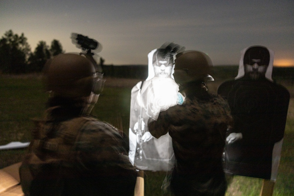 Marine Forces Reserve Conducts Night Shoot During Field Training Exercise