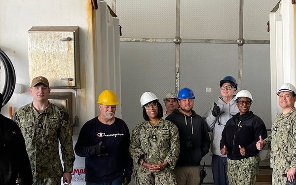 USNS CARSON CITY CARGO MOVEMENT