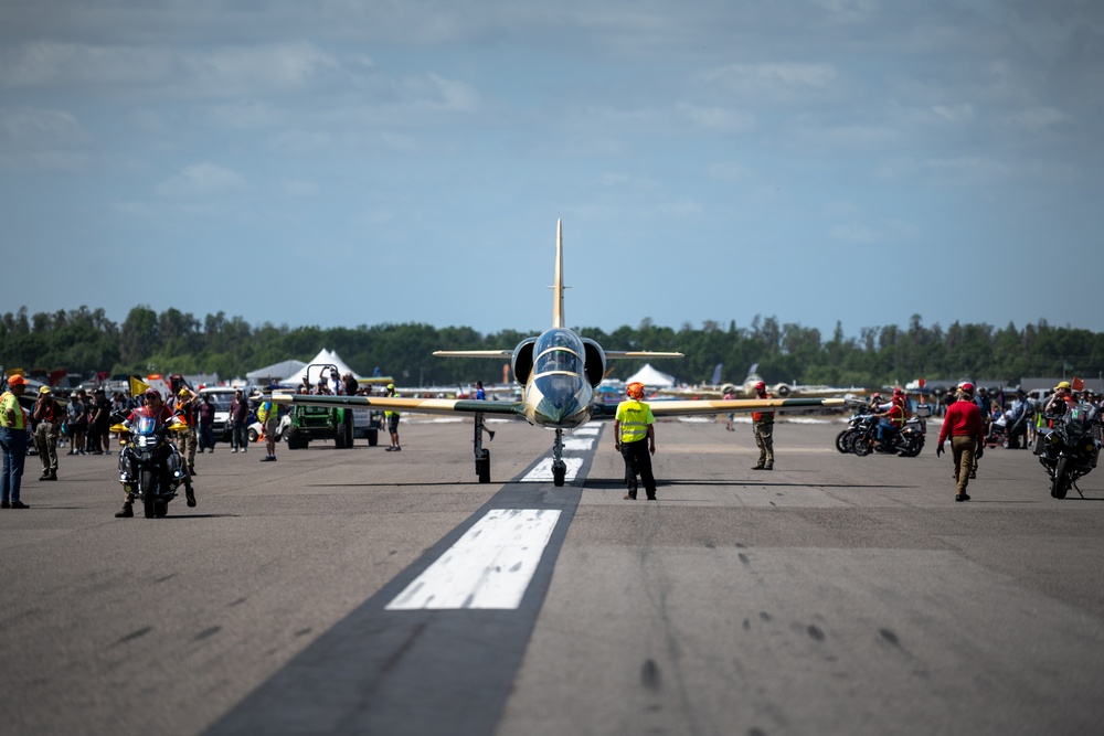 World-wide aircraft make an appearance at the Sun n’ Fun