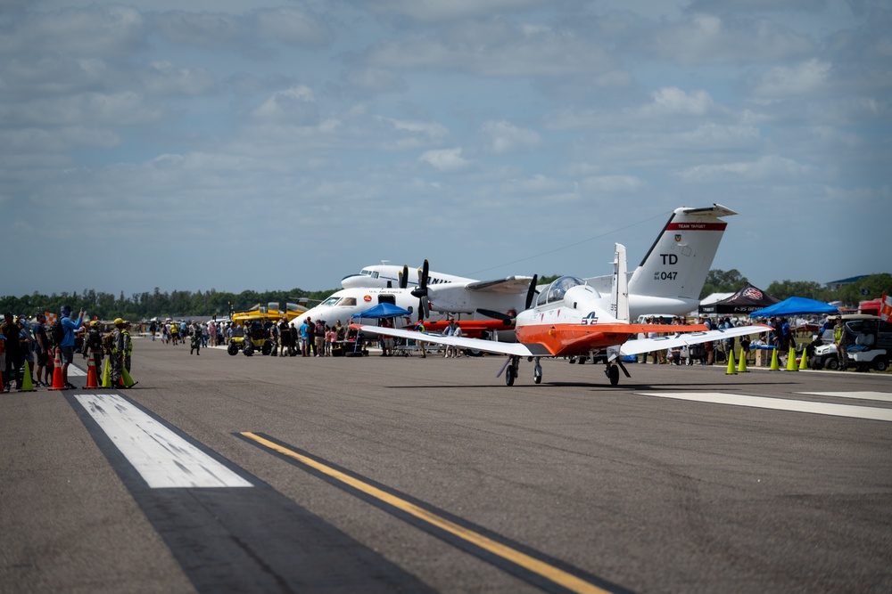 World-wide aircraft make an appearance at the Sun n’ Fun