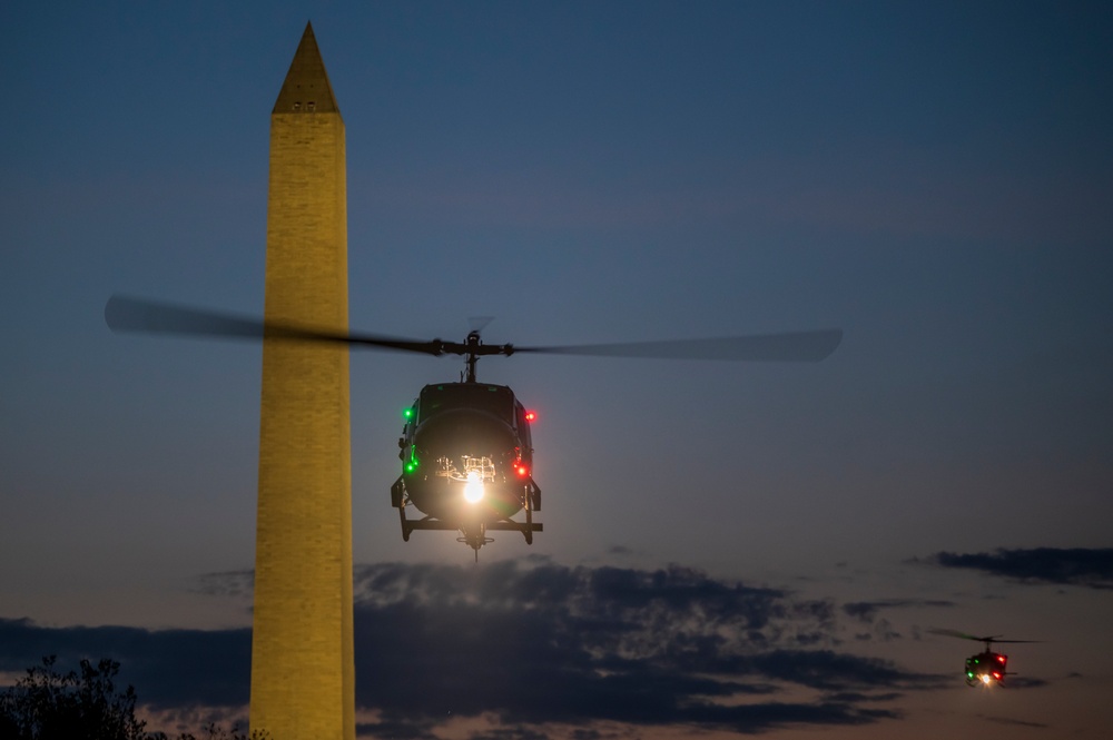 1st Helicopter Squadron Lands at National Mall