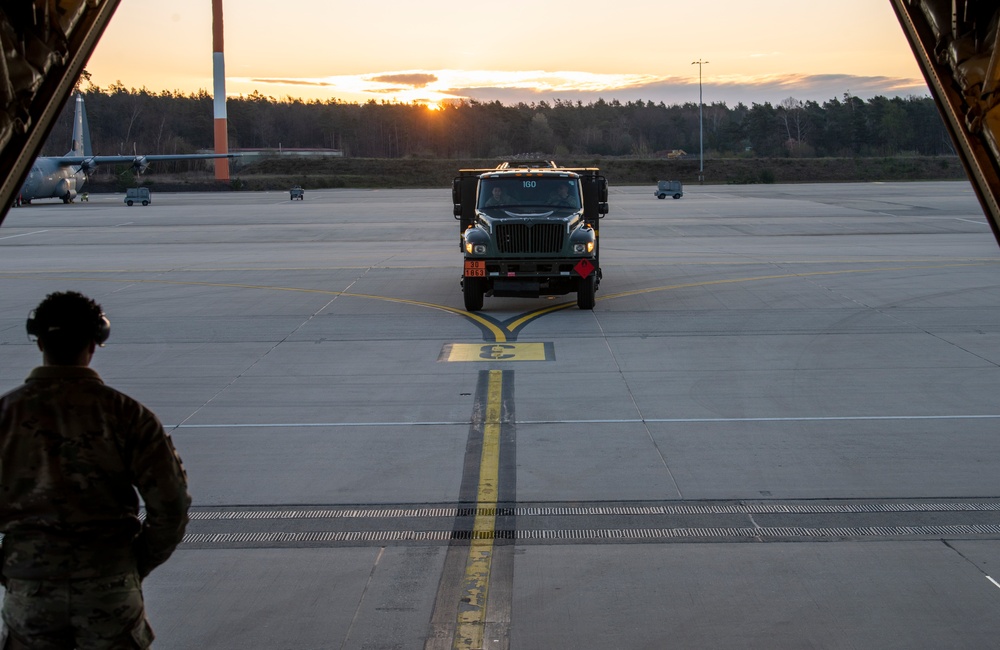 RAB Airmen conduct wet-wing defuel operations