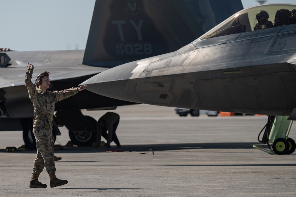 First F-22 Raptor's depart Tyndall