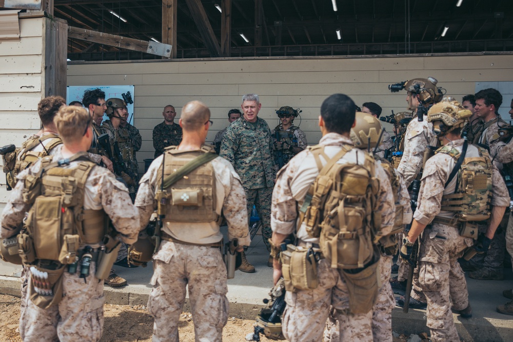 26th MEU Marines execute CQB exercise