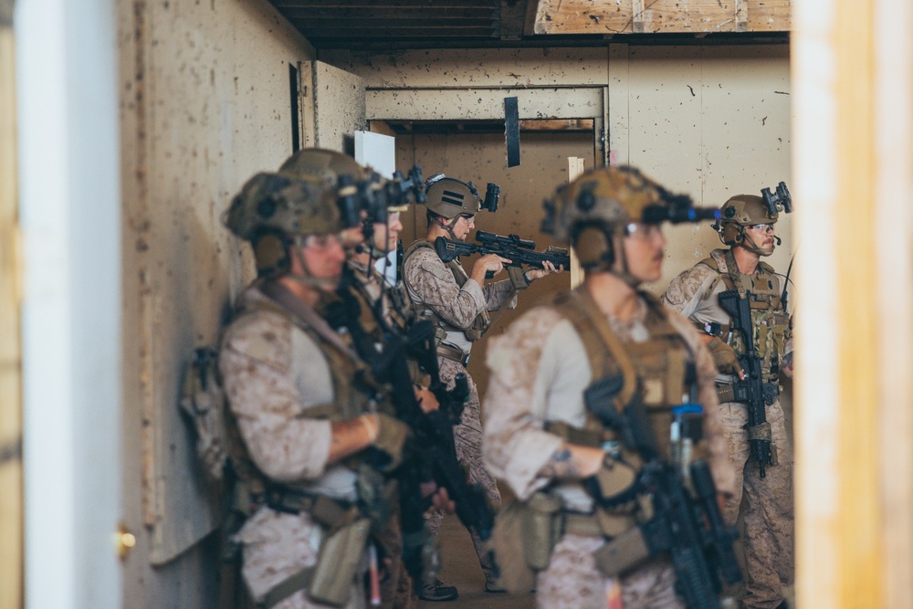 26th MEU Marines execute CQB exercise