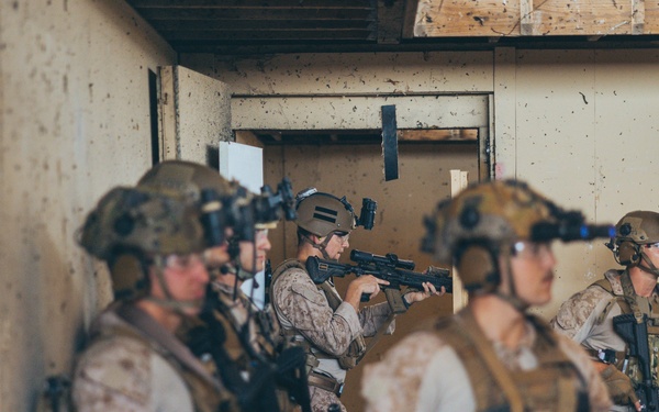 26th MEU Marines execute CQB exercise