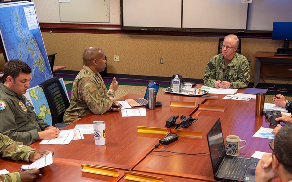 USFFC Commander Visits Joint Advanced Warfighting School (JAWS)