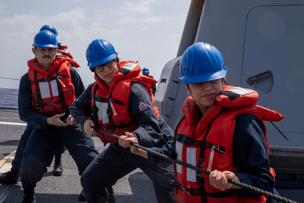 Decatur Replenishment-at-Sea with USNS Washington Chambers