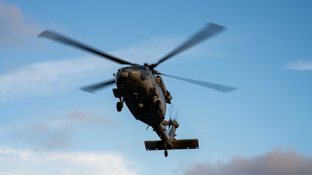 USS Carl Vinson (CVN70) Conducts Flight Operations