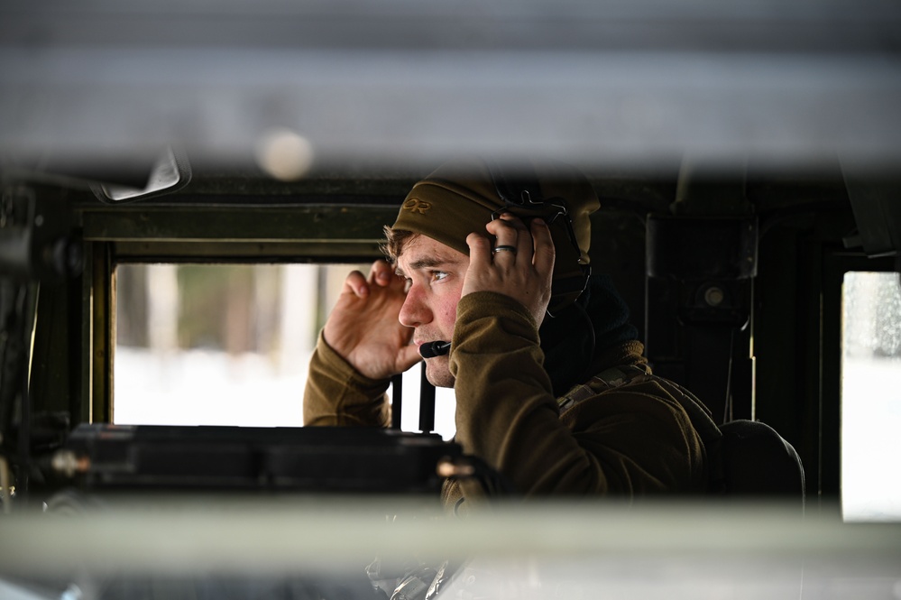 3rd ASOS prepares Airmen beyond tactical edge with arctic training exercise