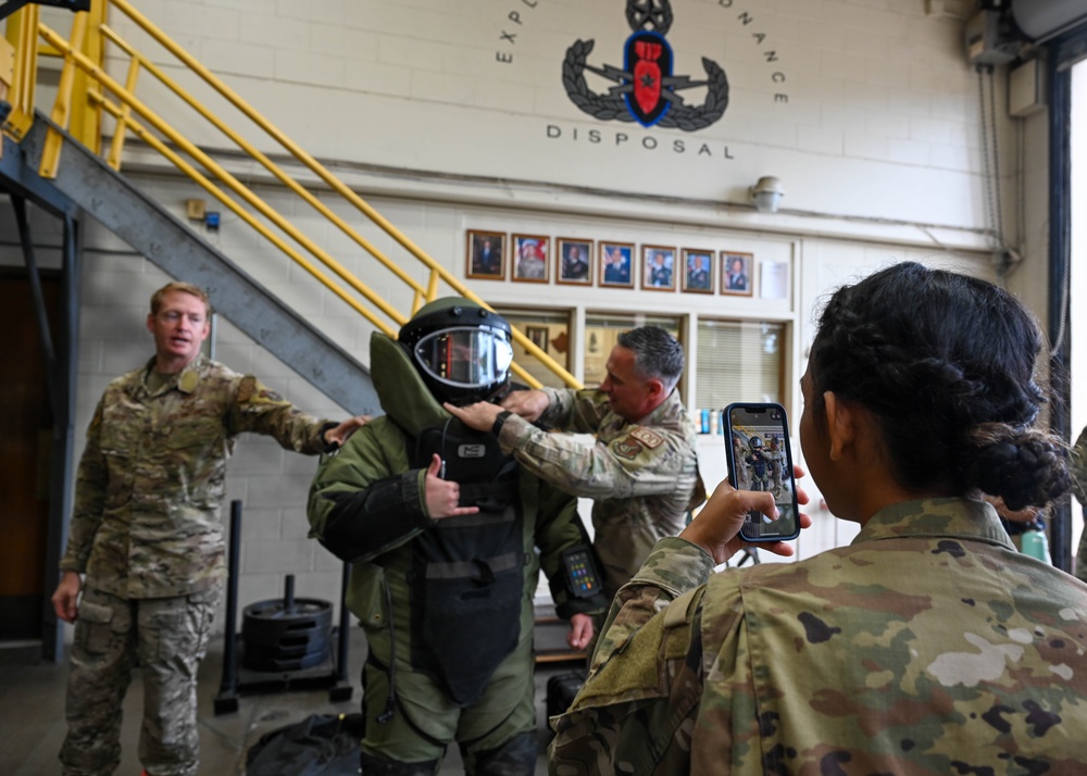 UH AFROTC Det. 175 Visits Hickam Field