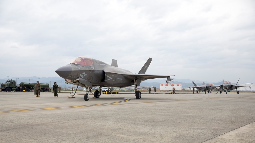 Marines with MAG-12 refuel armed F-35s