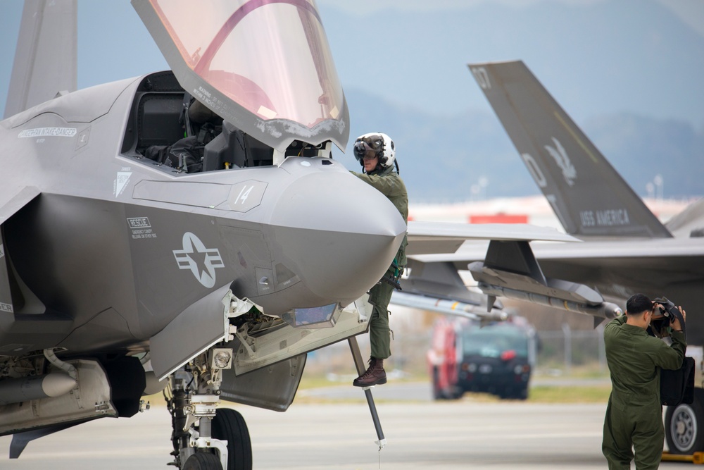 Marines with MAG-12 refuel armed F-35s