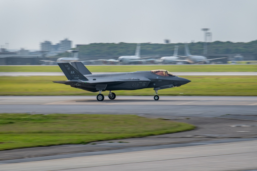 Lightning IIs arrived at Kadena to maintain advanced fighter presence