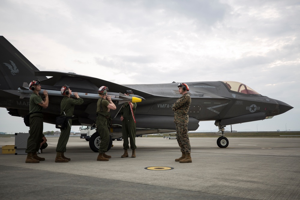 Day and Night ops: Bats arm F-35s