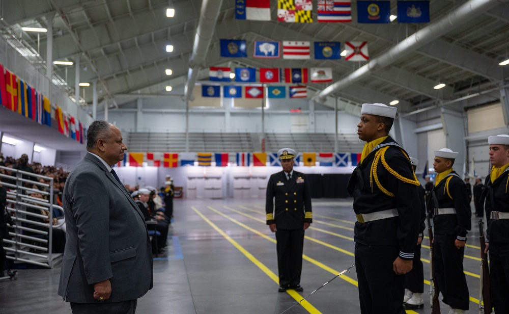 SECNAV Visits RTC Great Lakes