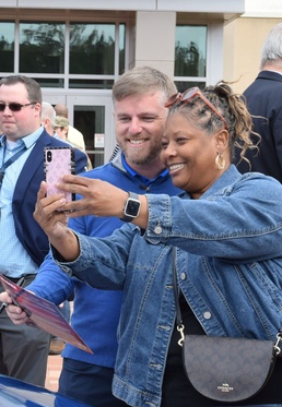 Commissaries spotlighted as JR Motorsports unveils DeCA logo on racing car