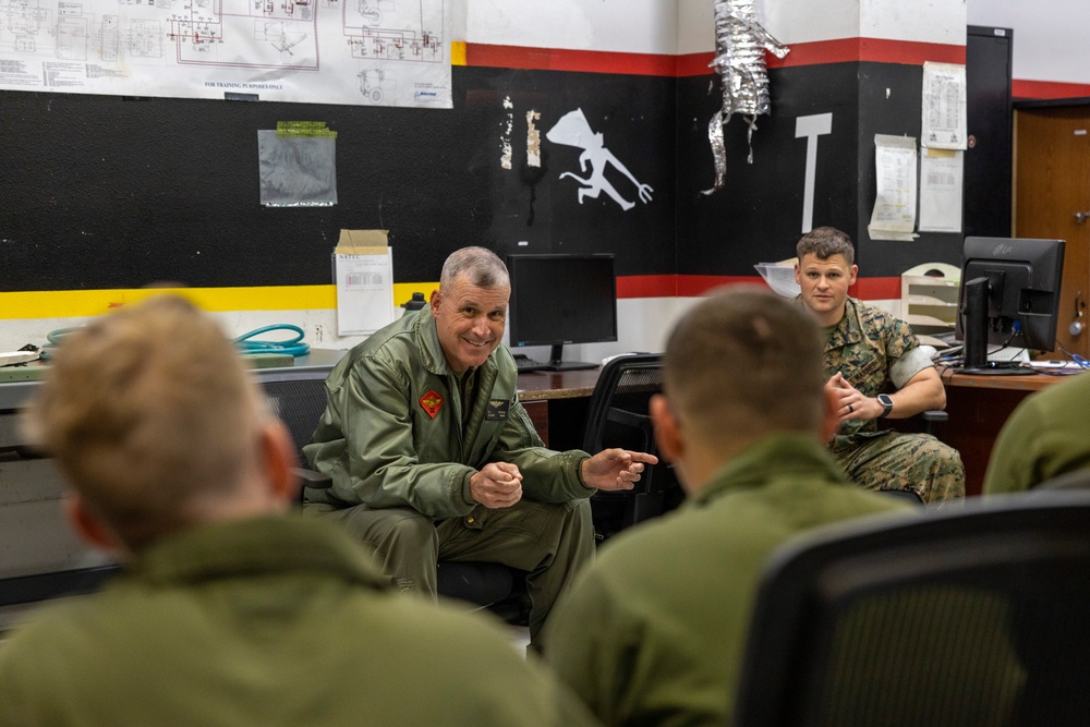 3rd Marine Aircraft Wing commanding general visits Marines, observes readiness firsthand