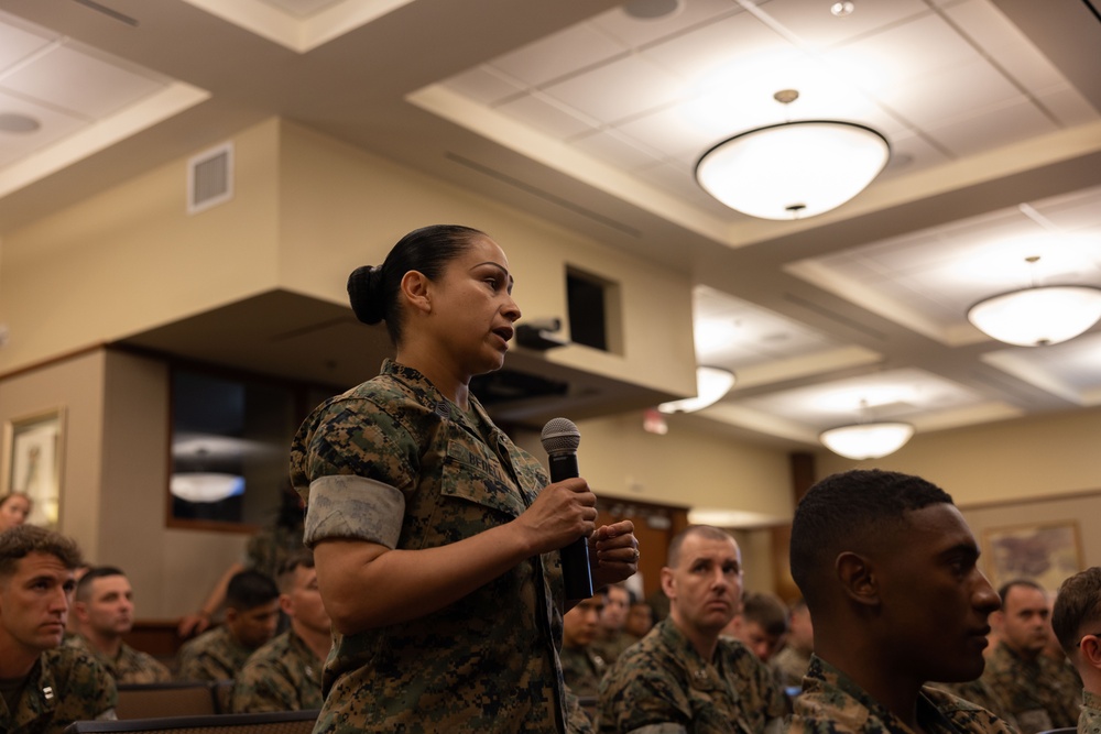 Gen. Berger, 38th Commandant of the Marine Corps, Visits MARFORRES