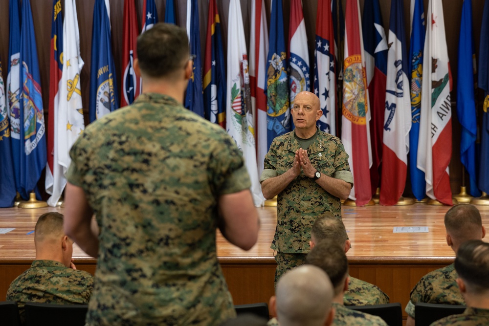 Gen. Berger, 38th Commandant of the Marine Corps, Visits MARFORRES