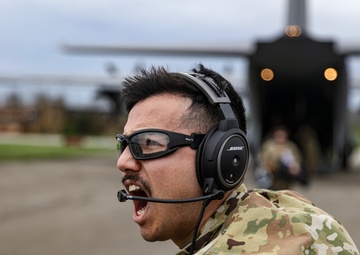 445th Airlift Wing Airmen participate in total-force trauma care training