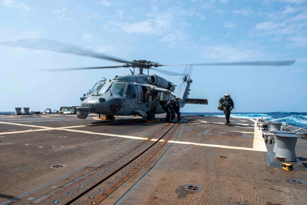 Wayne E. Meyer Conducts Flight Operations