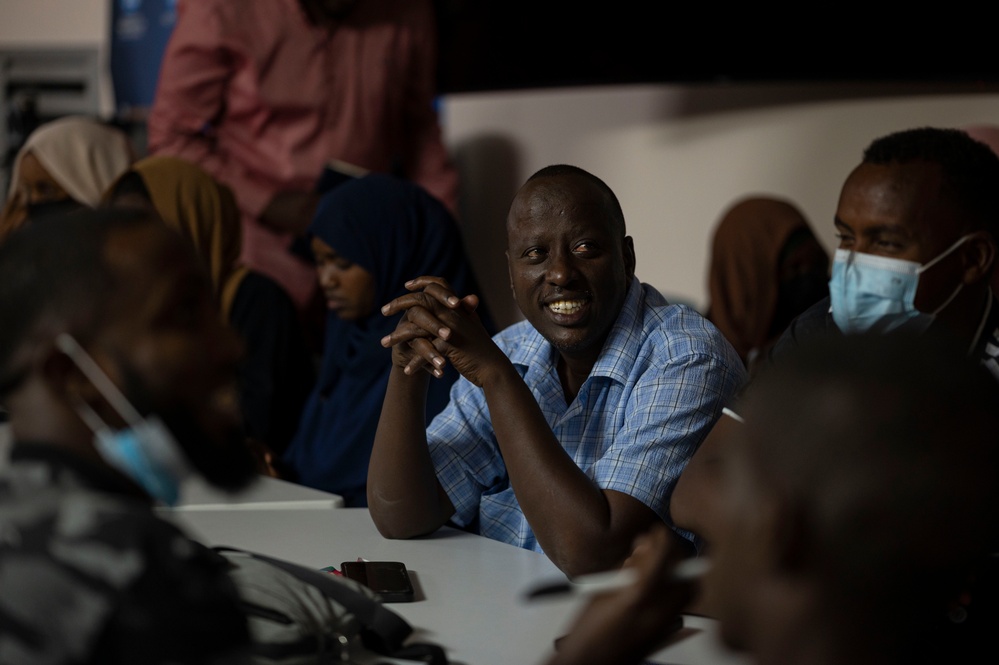 Civil Affairs leads English discussion group