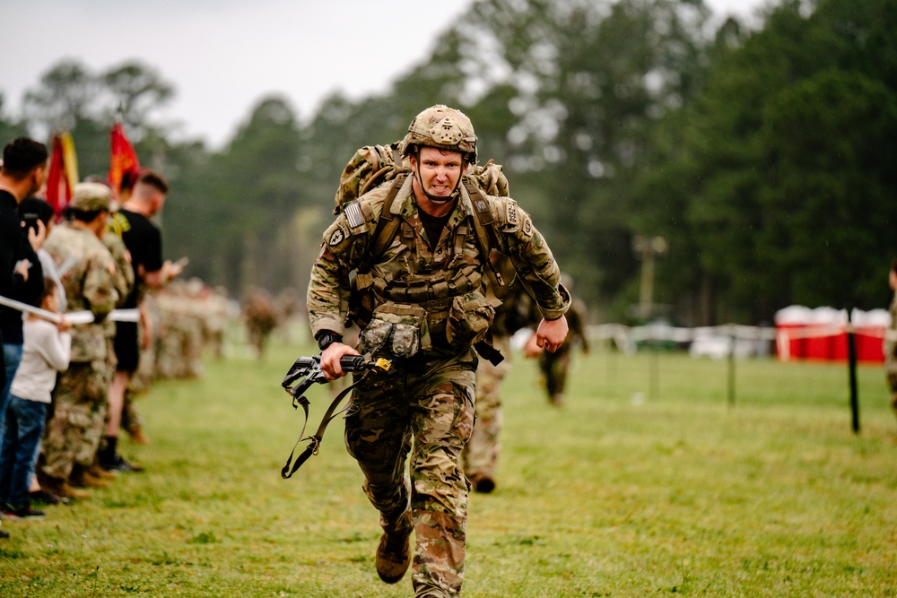 82nd Airborne Division E3B Ruck and Weapons