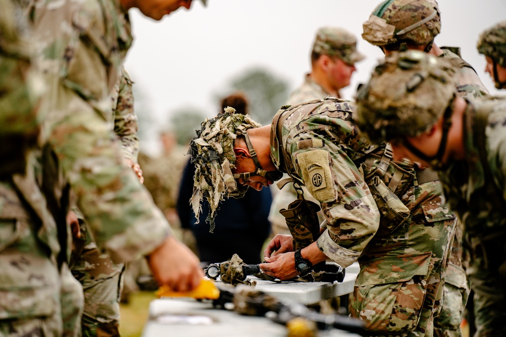 82nd Airborne Division E3B Ruck and Weapons